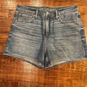 New w/o tags!! American Eagle relaxed fit denim shorts.